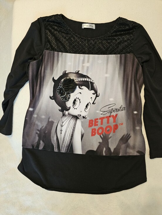 Betty Boop Tops - Betty Boop Graphic LS Shirt Textured Yoke 3D Flower Accent Black Top Med? Euc